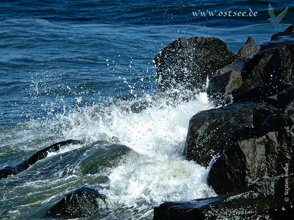 Brandungswellen an der Ostsee