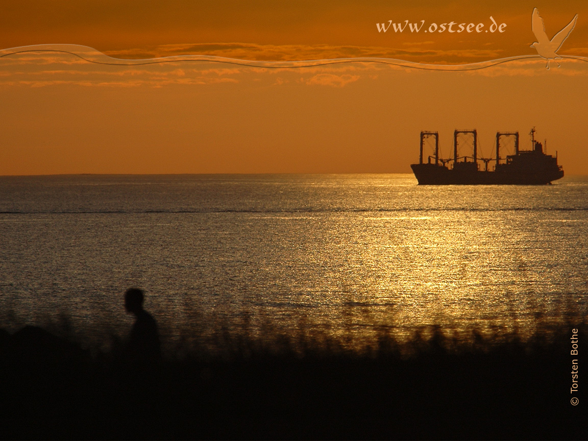 Hintergrundbild: Sonnenuntergang an der Ostsee