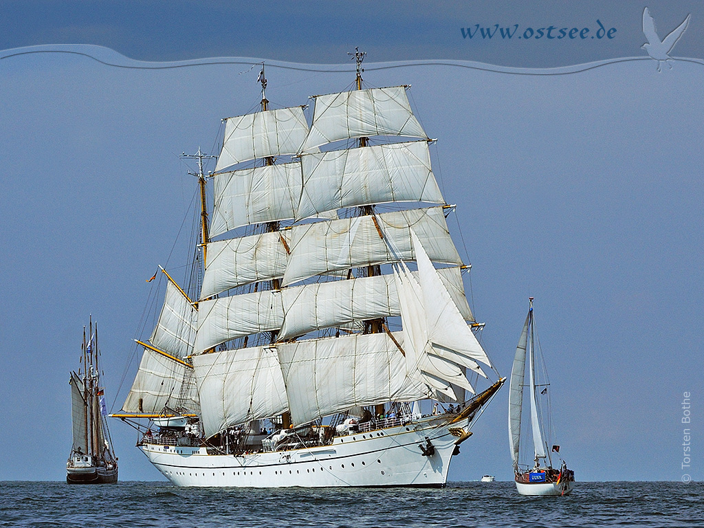 Hintergrundbild: Windjammer auf der Ostsee