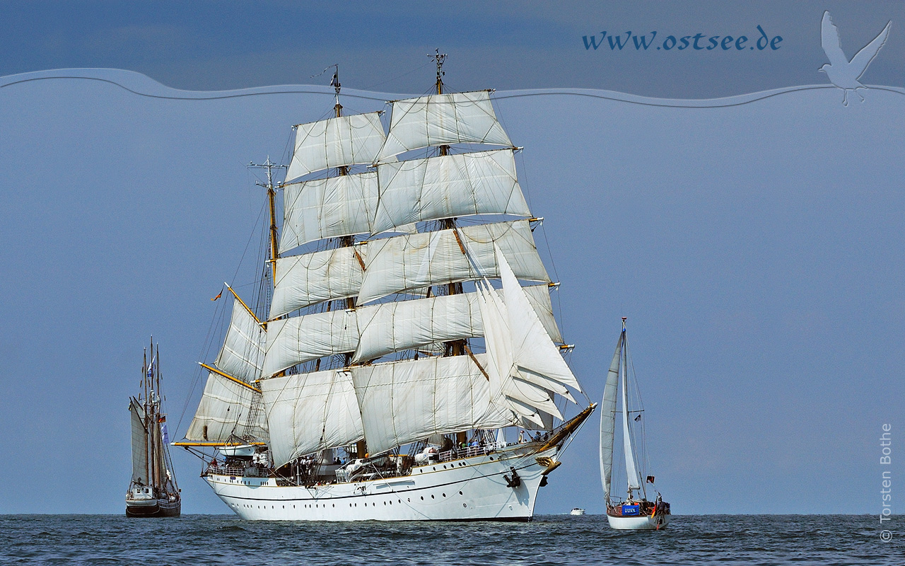 Hintergrundbild: Windjammer auf der Ostsee