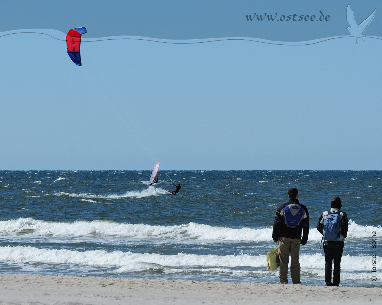 Hintergrundbild: Kitesurfer auf der Ostsee