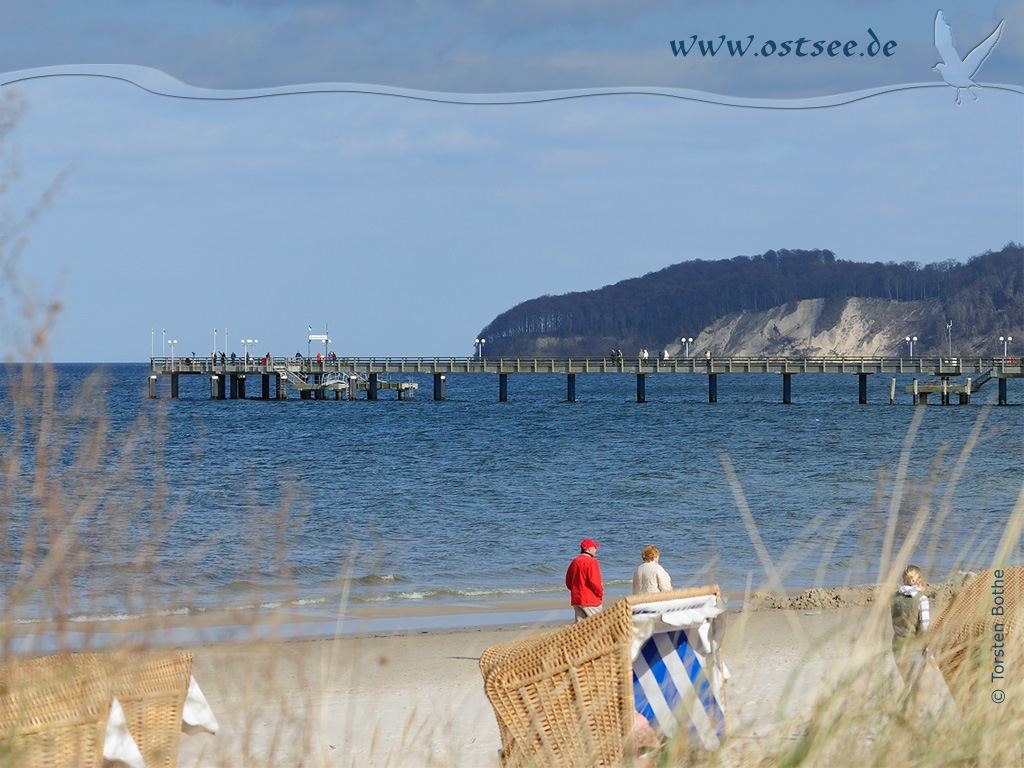 Hintergrundbild: Seebrücken an der Ostsee