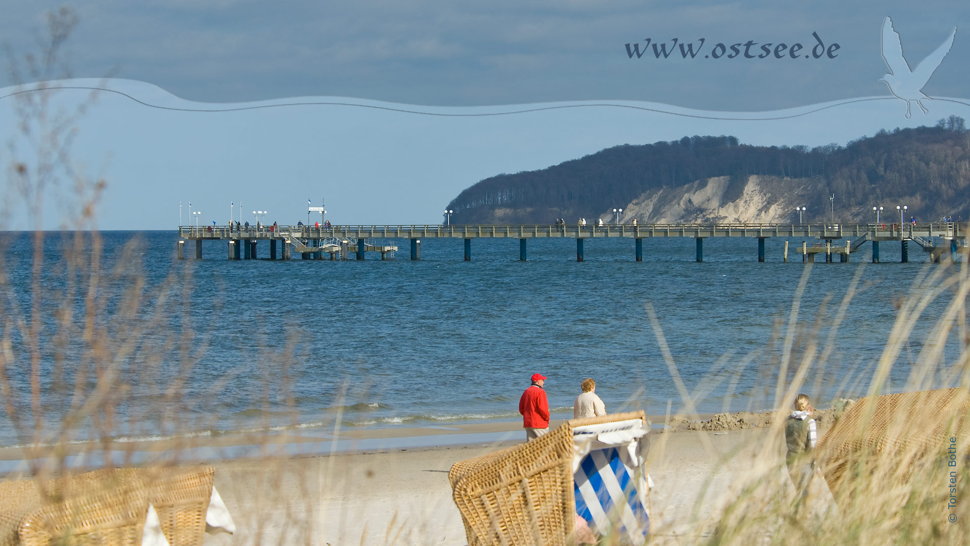 Hintergrundbild: Seebrücken an der Ostsee