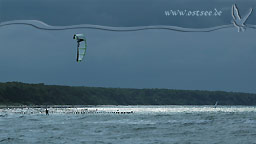 Kitesurfer auf der Ostsee