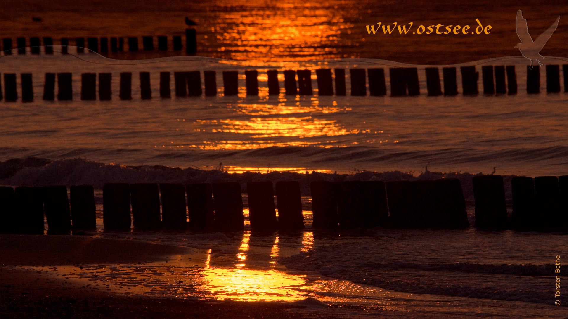 Romantischer Sonnenuntergang an der Ostsee