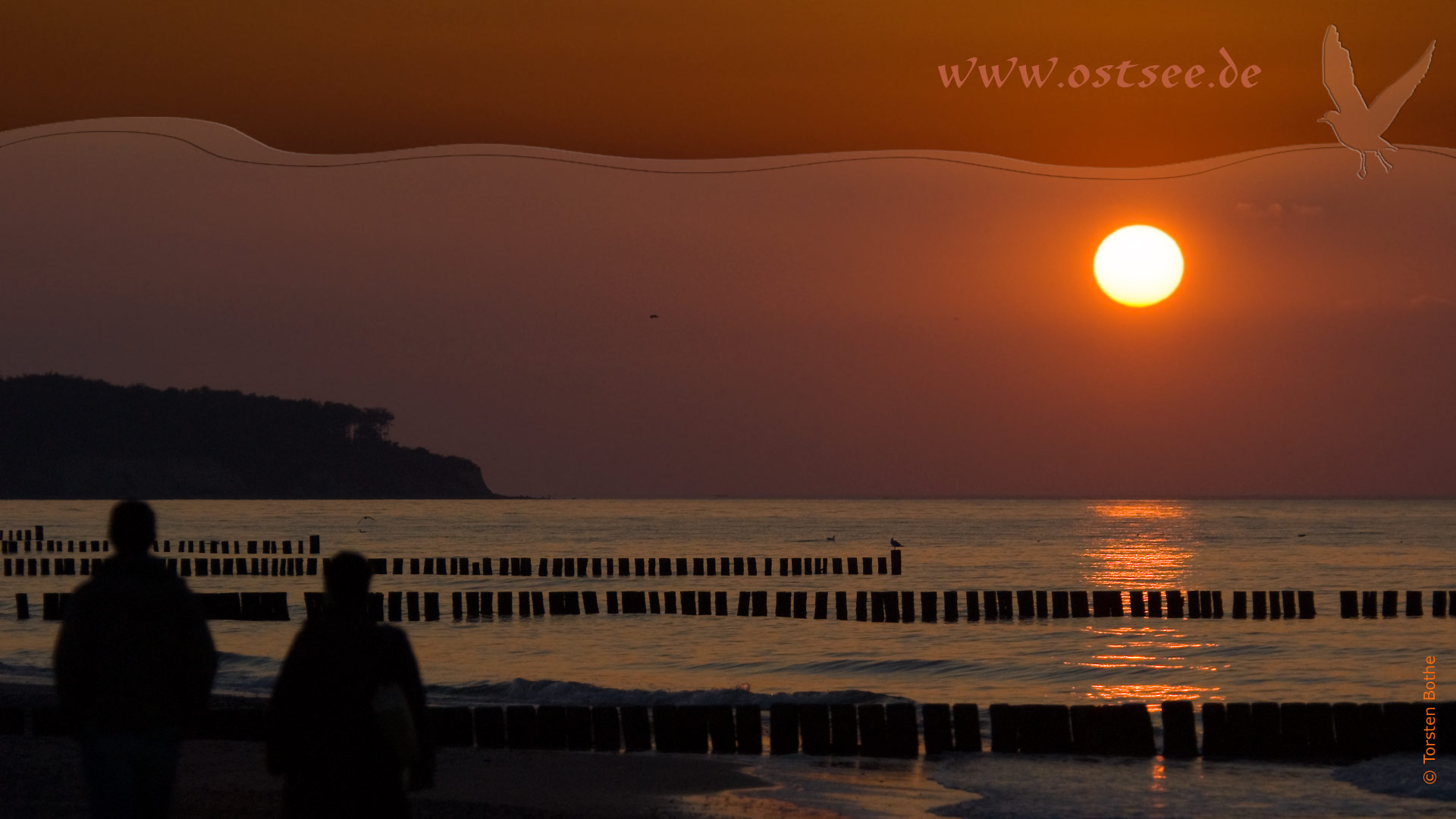 Romantischer Sonnenuntergang an der Ostsee