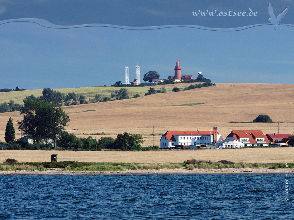 Hintergrundbild: Leuchtturm an der Ostsee