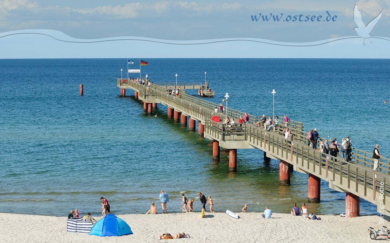 Hintergrundbild: Seebrücken an der Ostsee