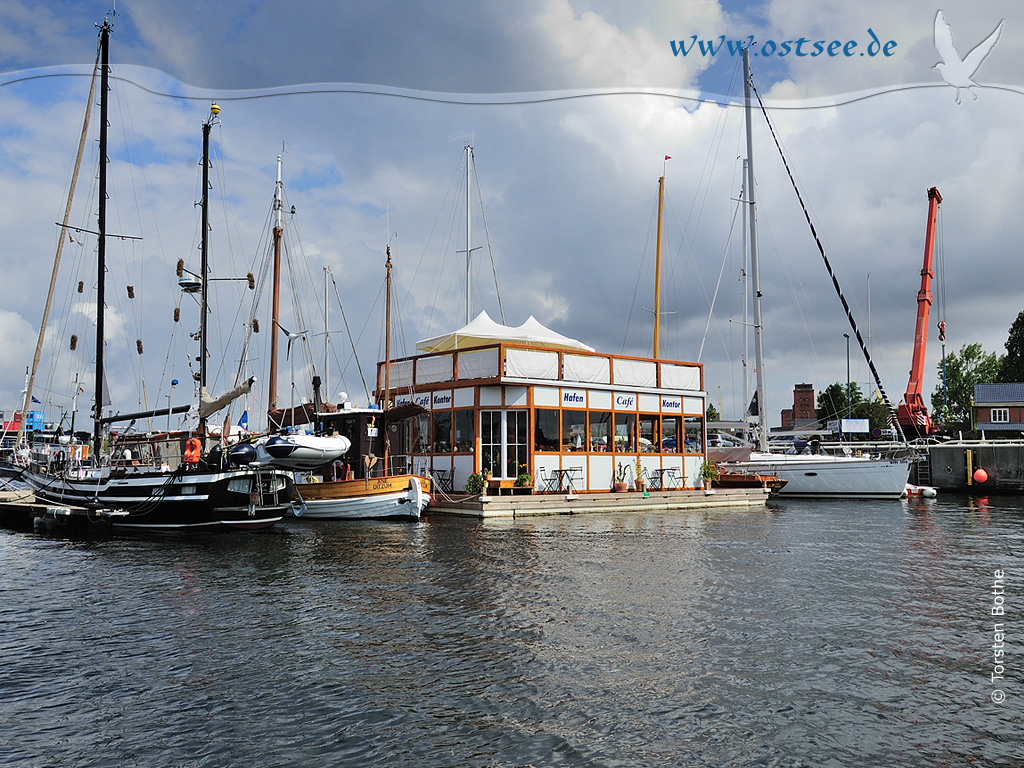 Hintergrundbild: Yachthafen an der Ostsee