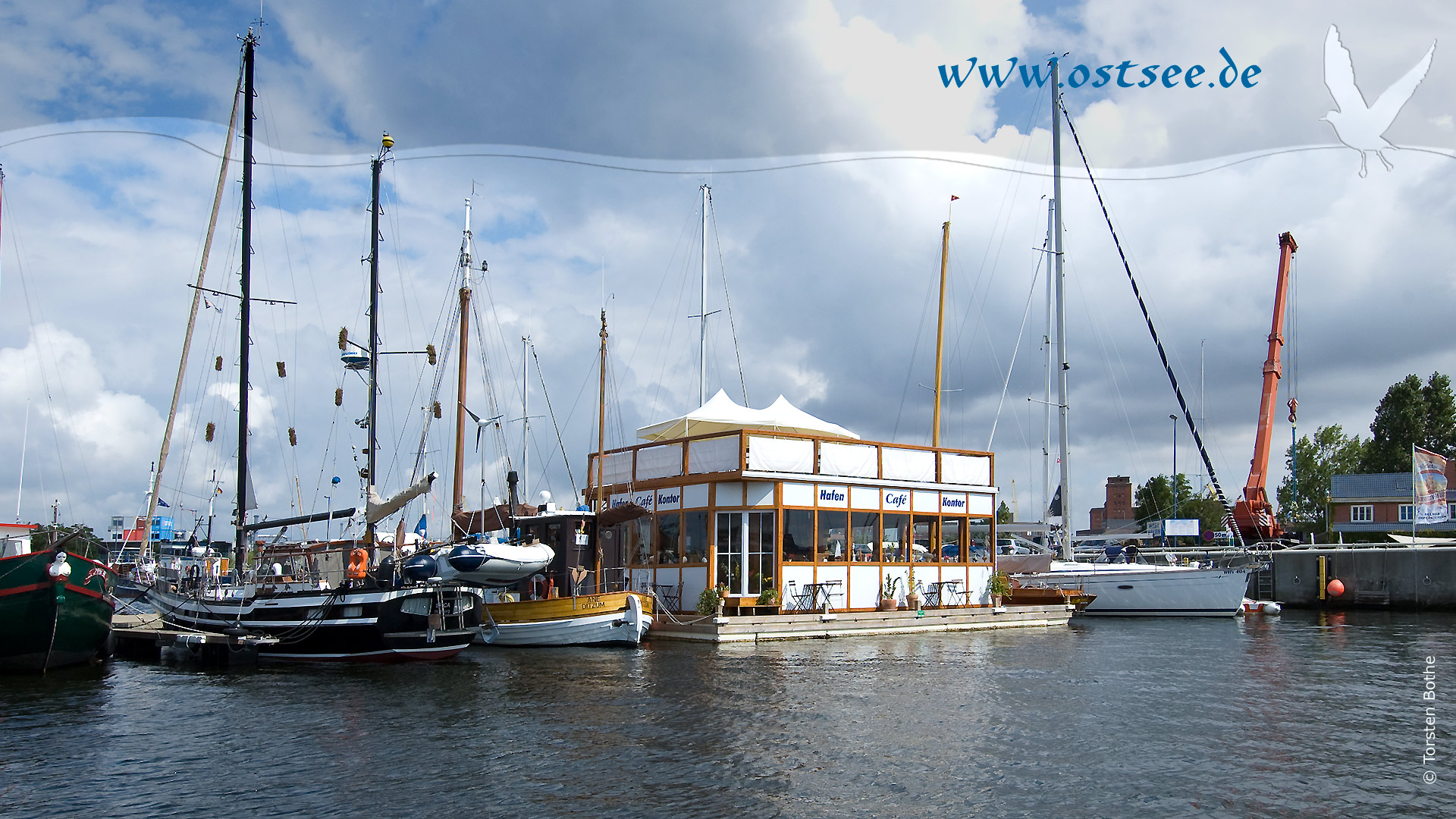 Hintergrundbild: Yachthafen an der Ostsee