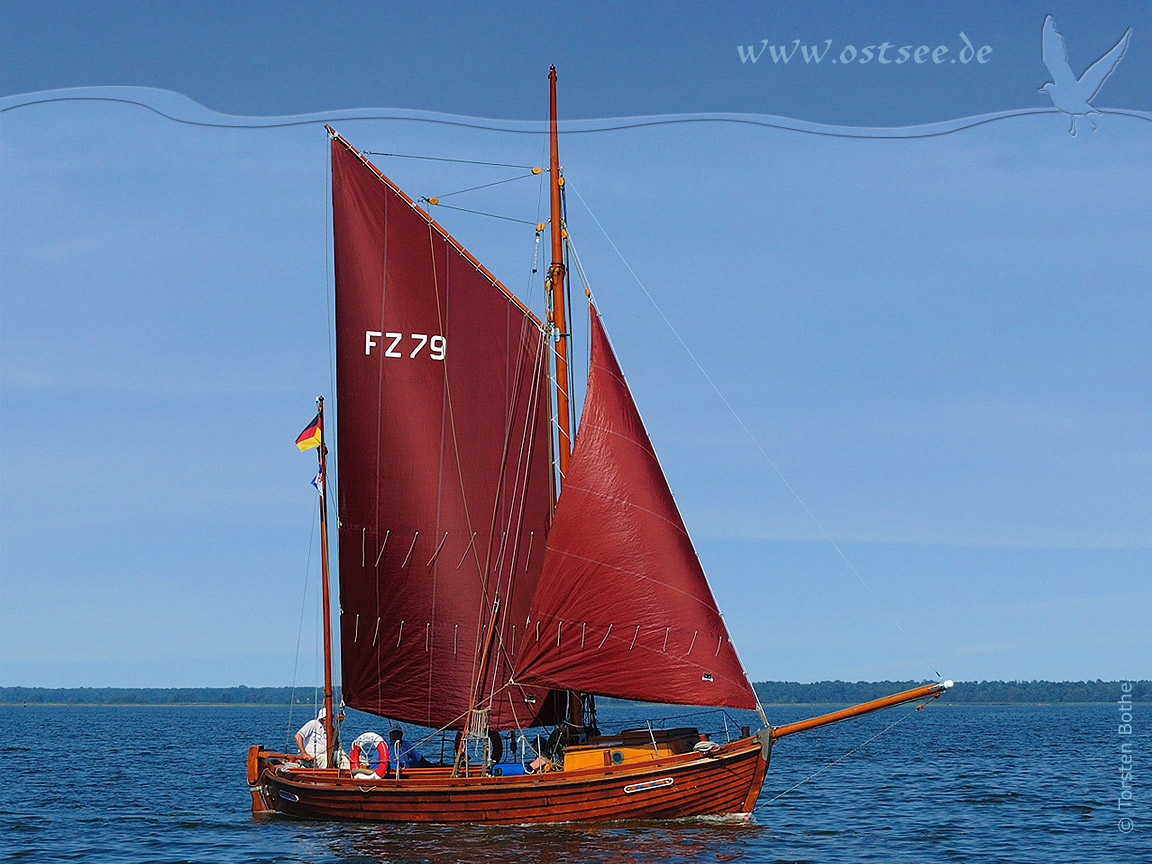 Hintergrundbild: Zeesboot an der Ostsee