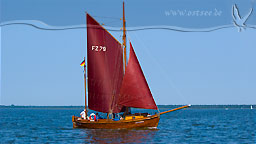 Zeesboot an der Ostsee