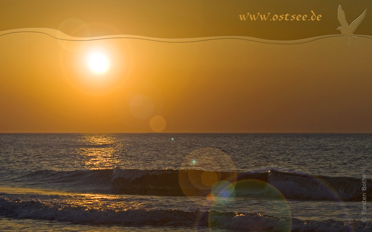 Hintergrundbild: Sonnenuntergang an der Ostsee